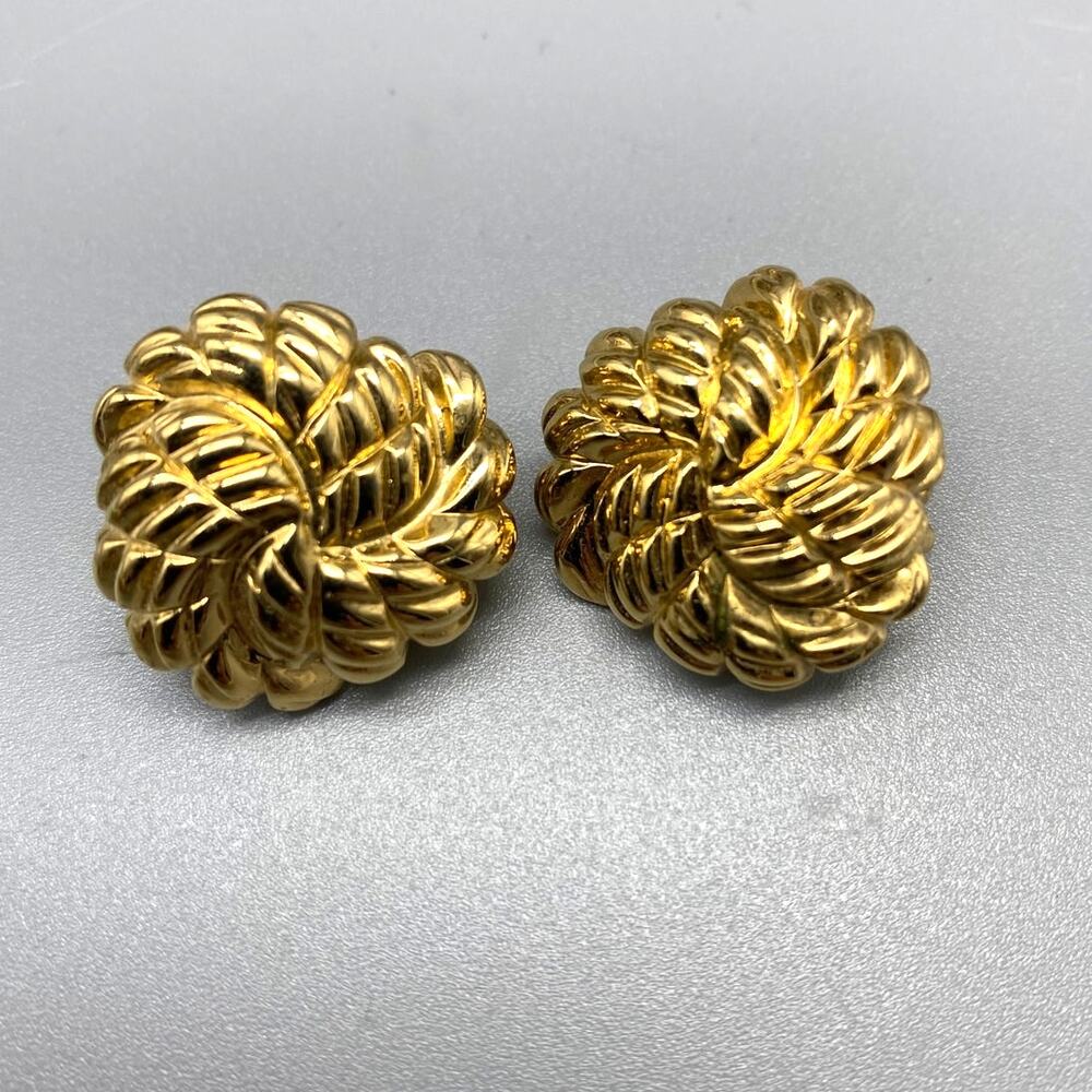 Vintage St John 1980s Classic textured Clip‎ on earrings
